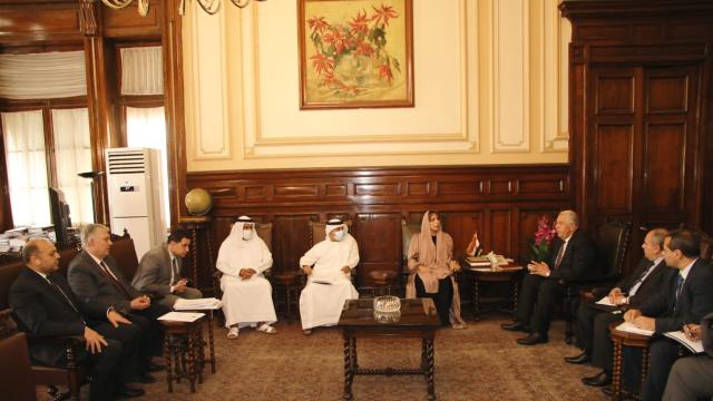 وزير الزراعة وسفيرة الإمارات