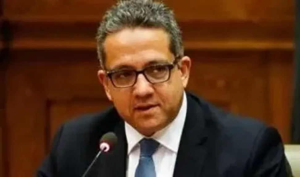  خالد العنانى