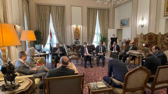 وزير الخارجية يلتقي المبعوثة الألمانية الخاصة لعمل المناخ الدولي 