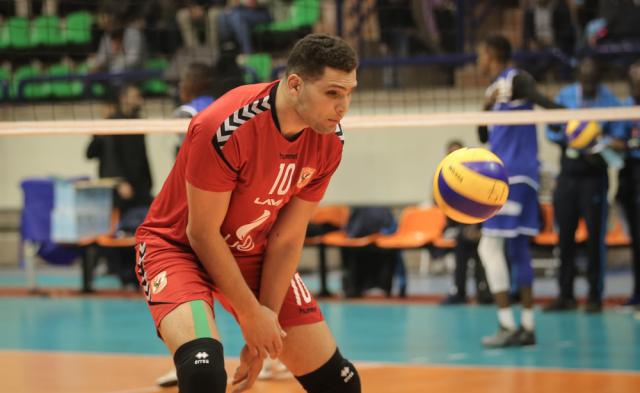محمد عادل لاعب طائرة الأهلي
