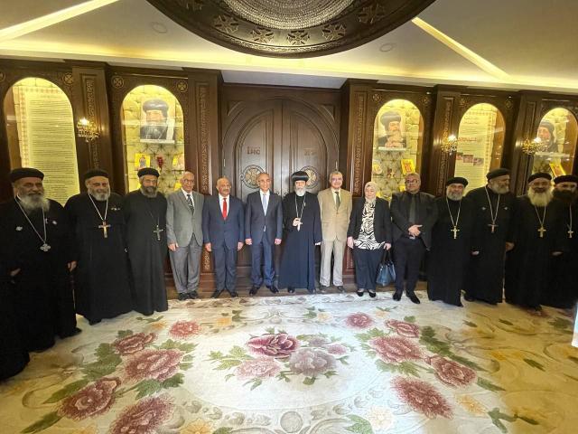 رئيس جامعة الزقازيق يهنئ جموع الشعب المصرى بعيد القيامة المجيد