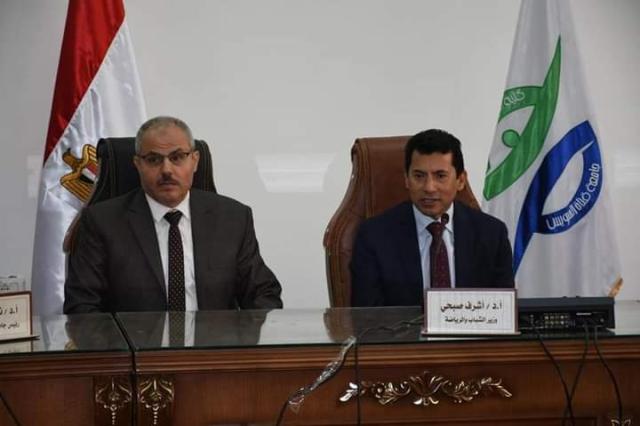 لقاء جمع وزير الرياضة مع محافظ قناة السويس 