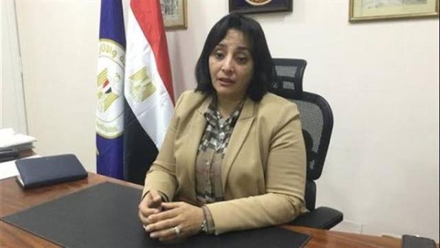 وزيرة السياحة والآثار 