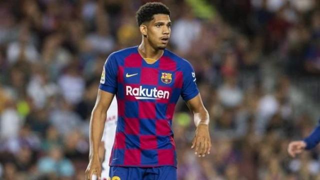 رونالد أراوخو مدافع برشلونة