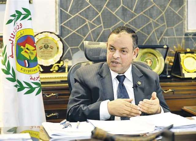 رئيس مصلحة الجمارك الشحات غتورى