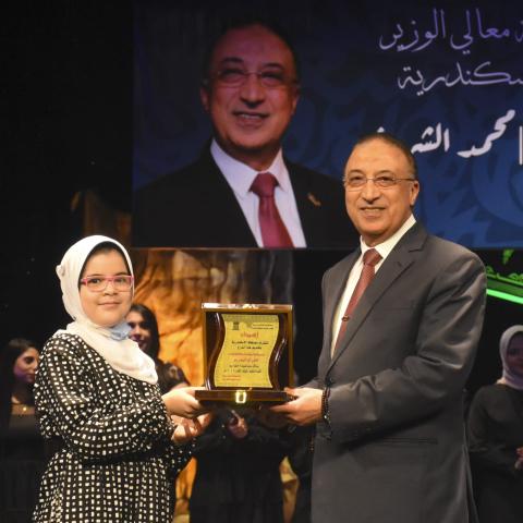 محافظ الإسكندرية يكرم حفظة القرآن الكريم