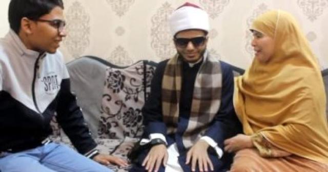 نادى سعد جابر مع أسرته