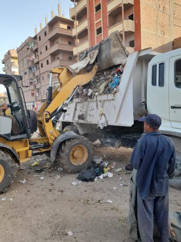 رفع تجمعات القمامة 