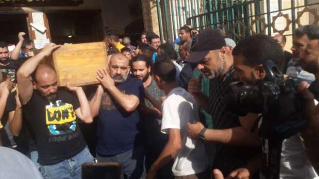 محسن منصور في جنازة والده