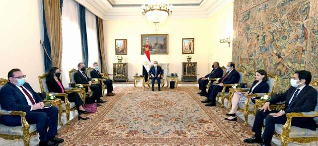 خلال الاجتماع