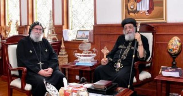 البابا تواضروس الثانى مع كاهن كنيسة ستراسبورج