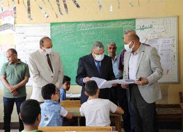 120 ألف طالب يؤدون امتحانات «السادس الابتدائي» بالمنيا
