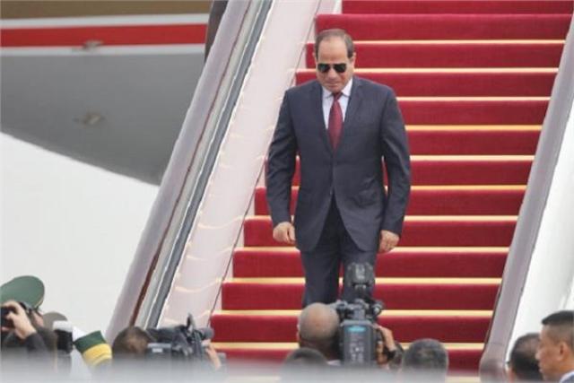 الرئيس السيسي يعود إلى أرض الوطن