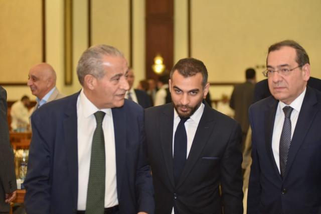 جانب من تقديم واجب العزاء
