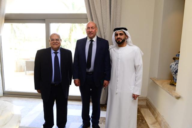 الشهابي والتهامى يقدمان العزاء في وفاة الشيخ خليفة بن زايد