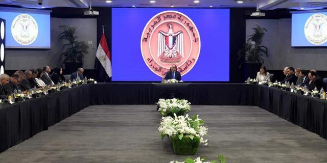 رئيس الوزراء مع رؤساء اللجان النوعية بمجلس النواب