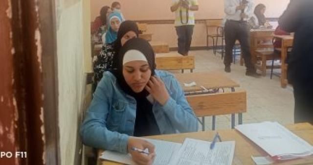 امتحان طلاب الدبلومات