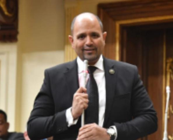 النائب حسام صالح عوض اللة