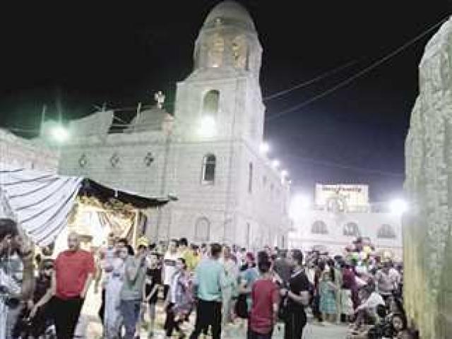 إقبال كبير على مولد السيدة العذراء بجبل الطير فى المنيا