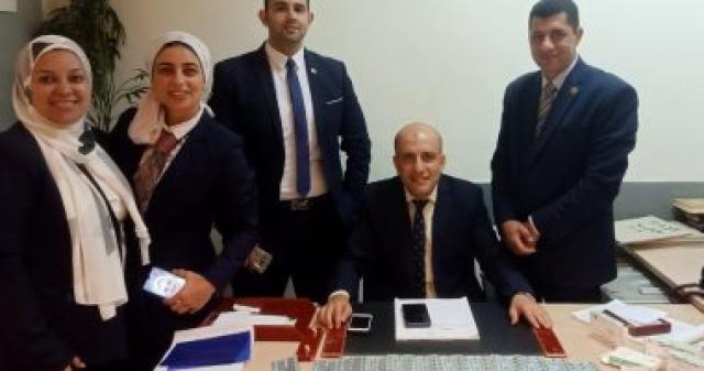رجال الجمارك و المضبوطات