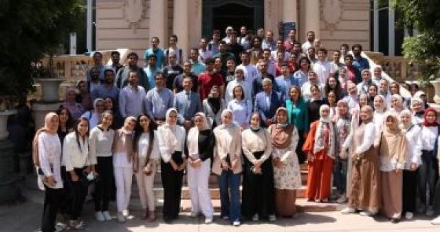 طلاب العمارة بكلية الفنون الجميلة