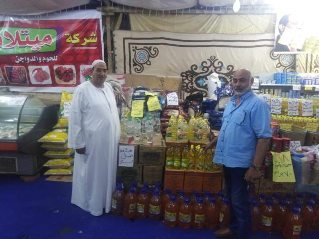 سكرتير الغرفة التجارية ورئيس " الشعب " فى جولة مفاجئة على المعارض 