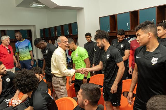 فييرا مع لاعبى إنبى