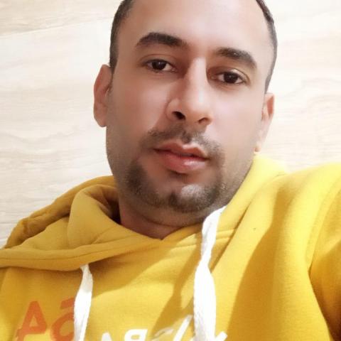 الصحفي عبده خليل 