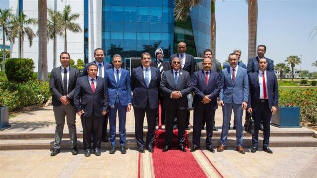 مساولو اي فانانس والوفد الليبى
