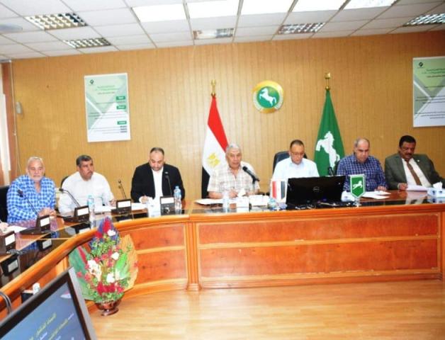 خلال الاجتماع
