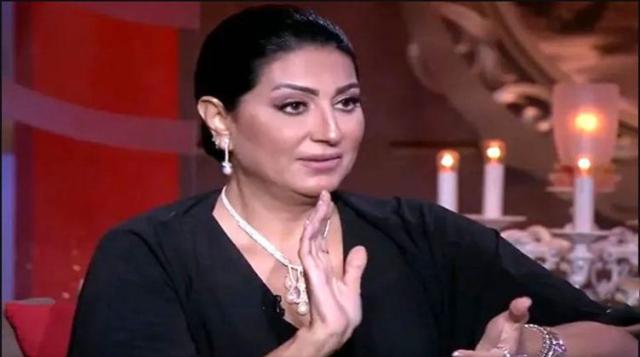 وفاء عامر