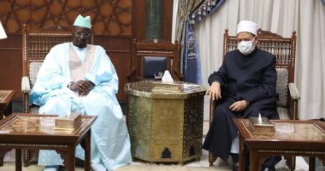 شيخ الأزهر خلال لقاء سفير جمهورية السنغال