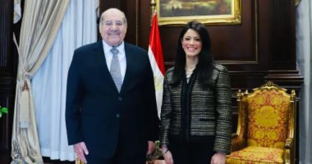 المستشار عبد الوهاب عبد الرازق رئيس مجلس الشيوخ والدكتورة رانيا المشاط وزيرة التعاون