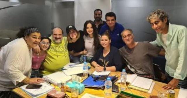   مسلسل اعمل ايه 