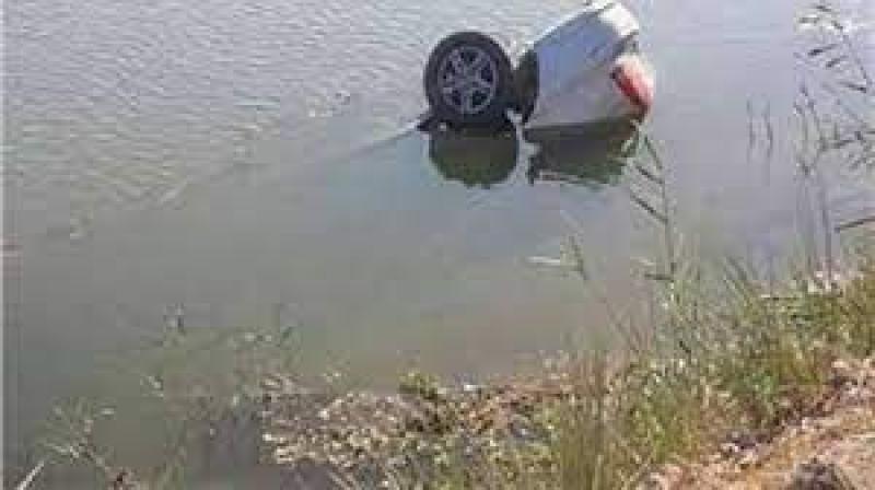 سقوط سيارة ميكروباص