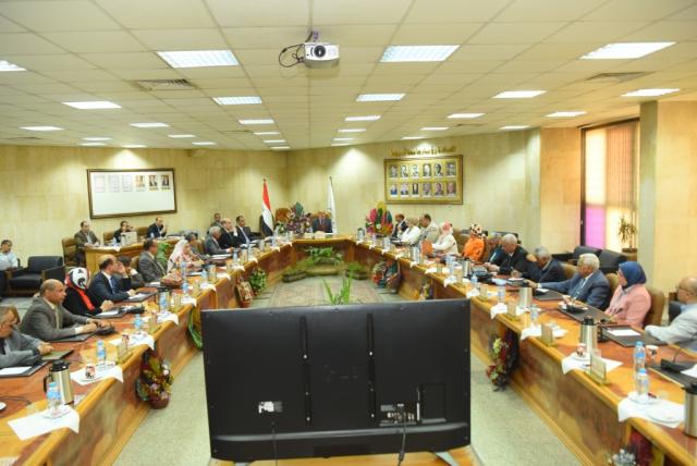مجلس جامعة أسيوط