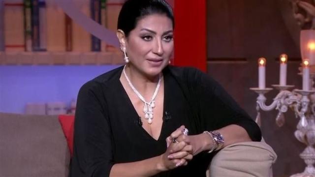 وفاء عامر