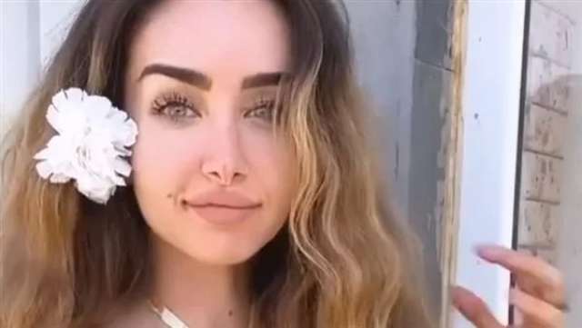 هنا الزاهد 