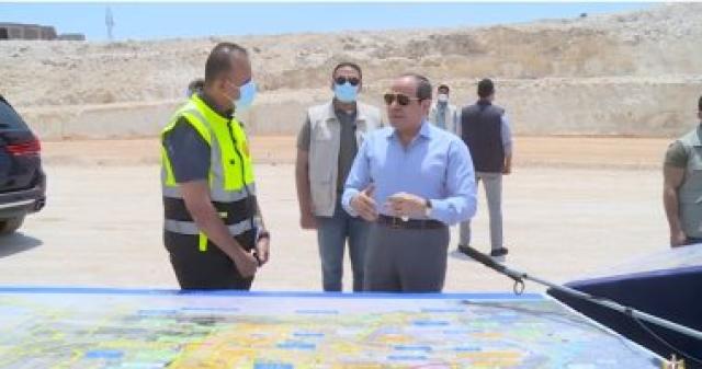 السيسي يتفقد الطرق والمحاور 