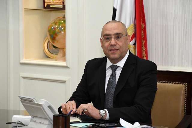وزير الإسكان خلال الجولة التفقدية