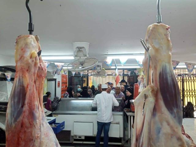 لحوم بالمنافذ 