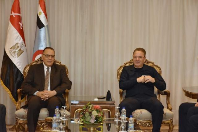 محافظ الشرقية يُهنئ مدير الكلية الجوية بتولي مهام منصبه الجديد
