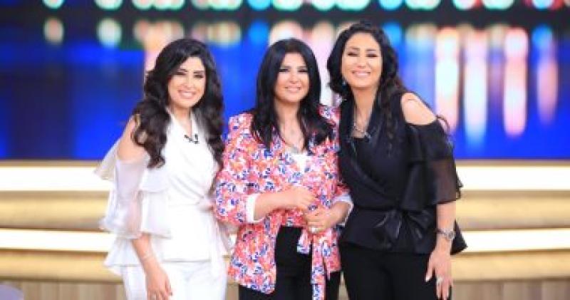  ايتن عامر وفاء عامر مع منى الشاذلى  