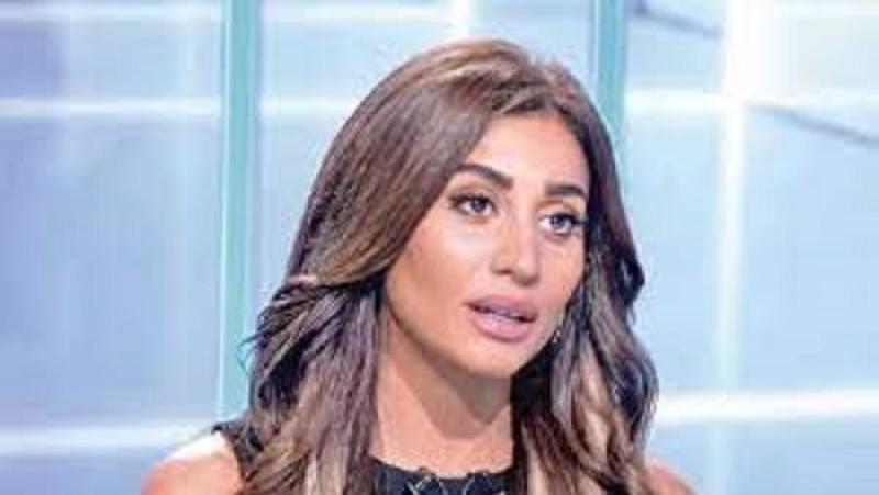 الفنانة دينا الشربيني