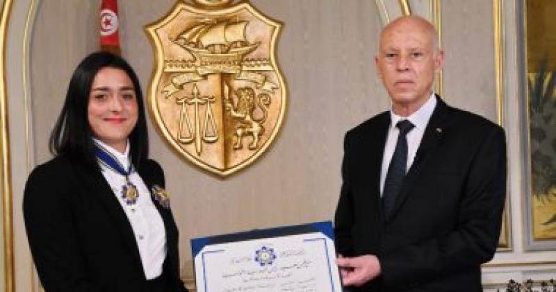 الرئيس التونسي يكرم أنس جابر