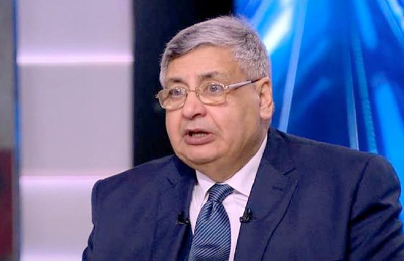 الدكتور عوض تاج الدين 