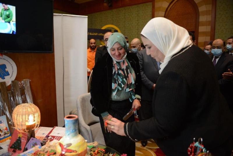 الأنشطة التأهيلية والعلمية والفنية والترفيهية والتثقيفية
