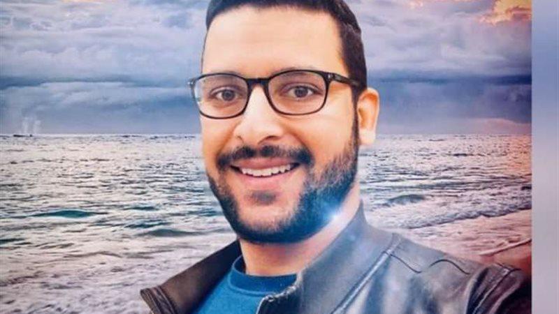 الصيدلي أحمد حاتم