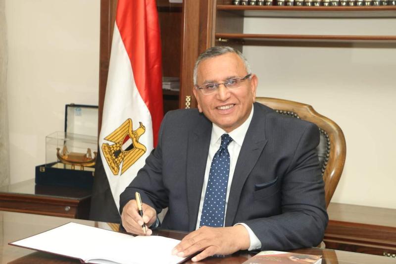 الدكتور عبد السند يمامة