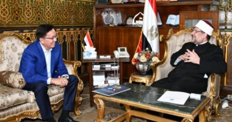 وزير الأوقاف خلال لقاء سفير كازاخستان
